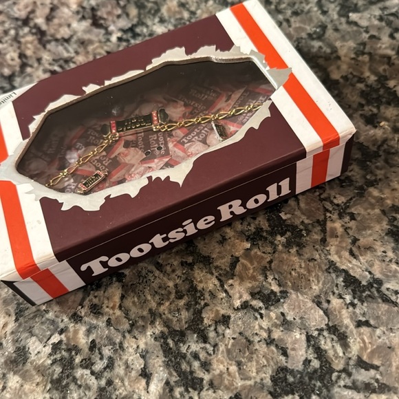 Tootsie Roll earrings and necklace limited edition set - Picture 5 of 6